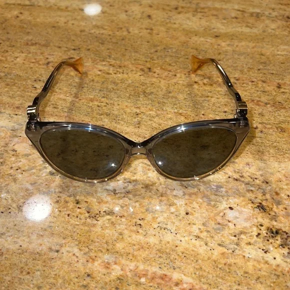Gucci | Accessories | Gucci Sunglasses Brand New Gg11s 002  display picture 2